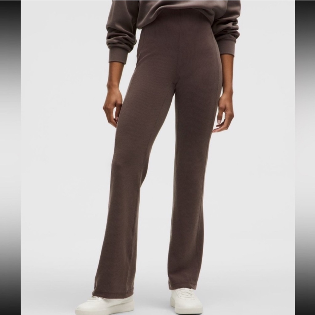 Lululemon Women’s Ribbed Softstreme Flared Pant In Espresso Shade. Size 4. Nwt